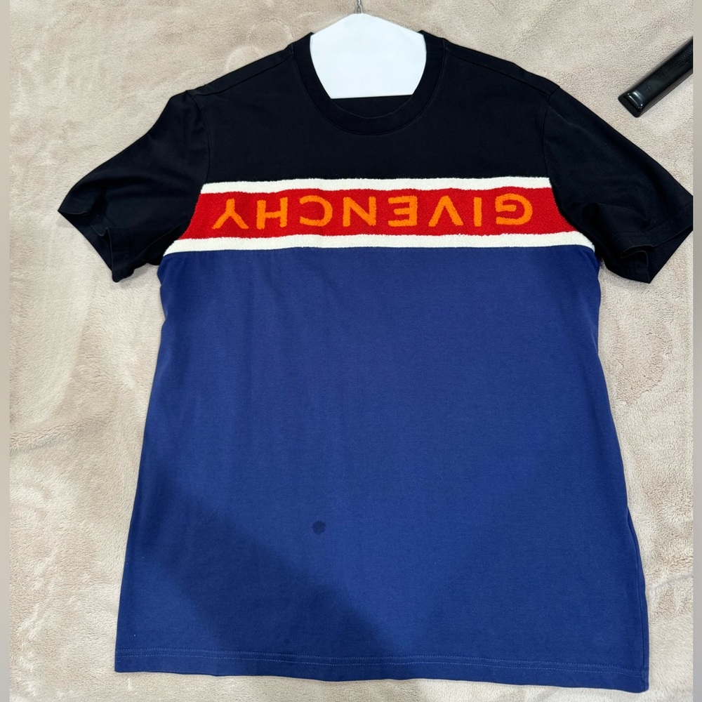 Givenchy Size M